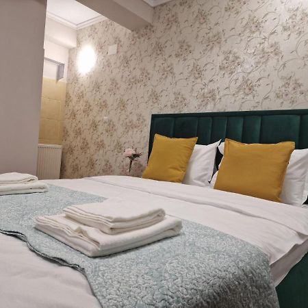 בוקרשט Laroka House Beautiful Apartment Universitate Center מראה חיצוני תמונה