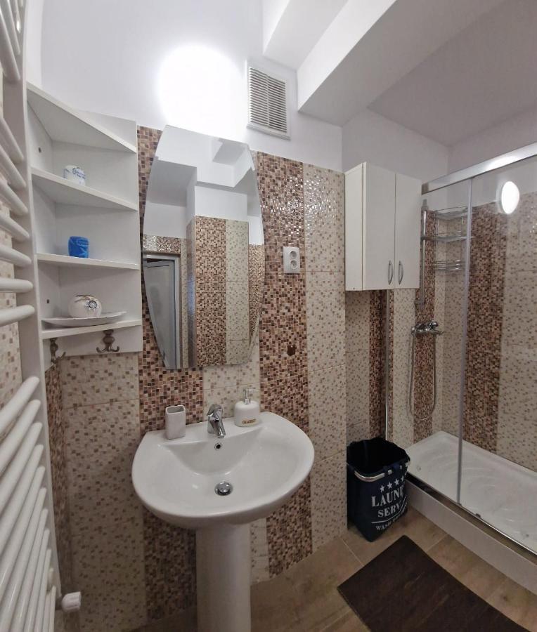 בוקרשט Laroka House Beautiful Apartment Universitate Center מראה חיצוני תמונה
